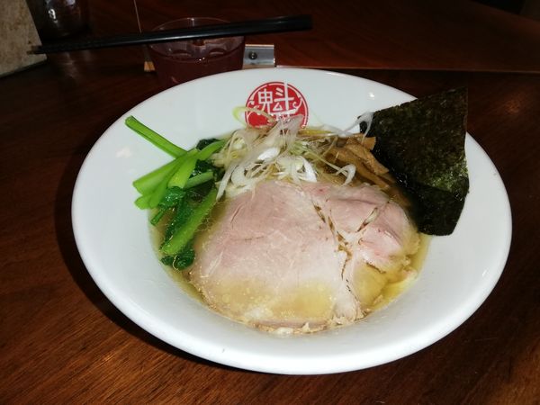 「魁花らーめん　塩」@天然魳煮干だしらーめん創房 魁花の写真