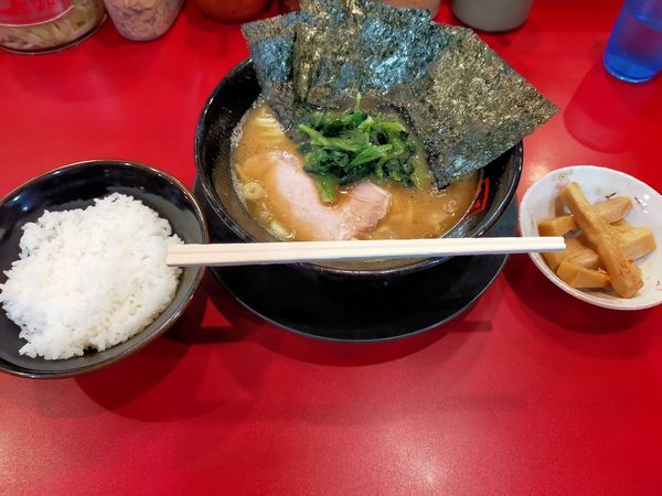 「王道セット」@家系ラーメン王道 王道之印の写真