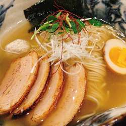 能登の特製潮そば　９８０円