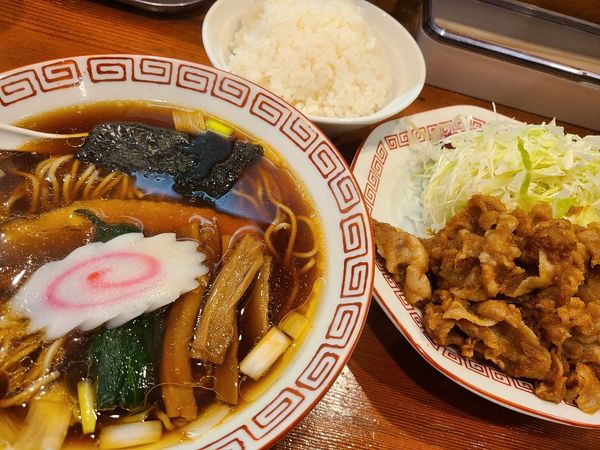 「生姜焼き定食、ハーフ生姜醤油ラーメン」@Heart Restaurant 安ざわ家 練馬店の写真
