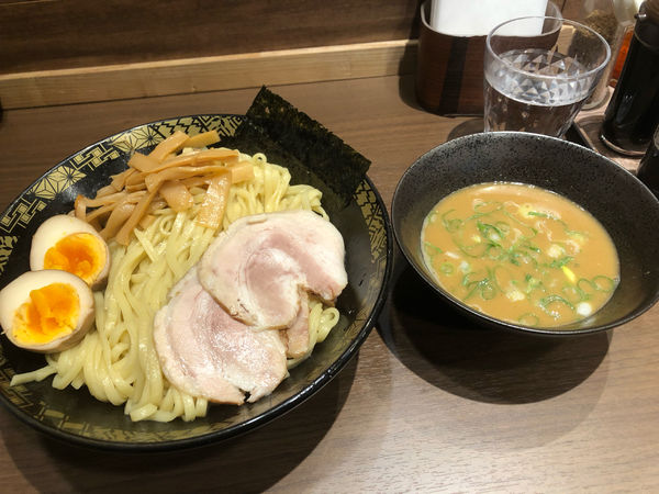 「熱盛つけ麺超特盛（600g）880円」@らーめん屋 天照 八女ゆめタウン店の写真