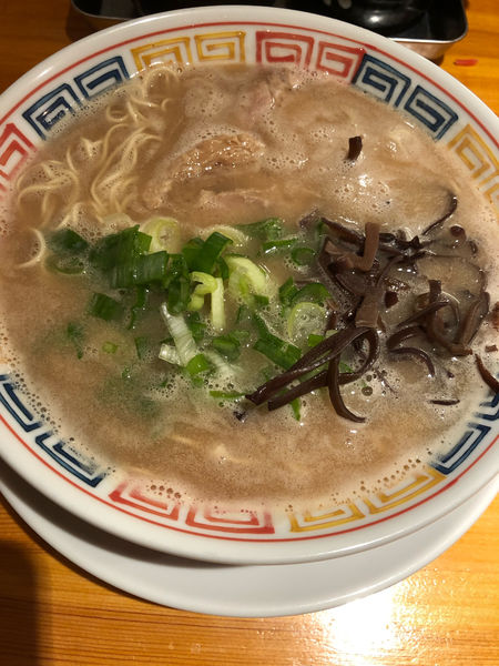 「博多豚骨＋替玉」@とんこつ らい斗の写真