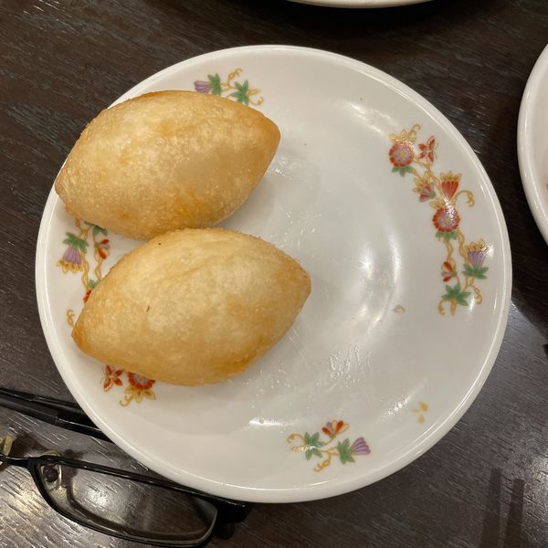 「変わり揚げぎょうざ(美味鹹水角)」@菜香新館の写真