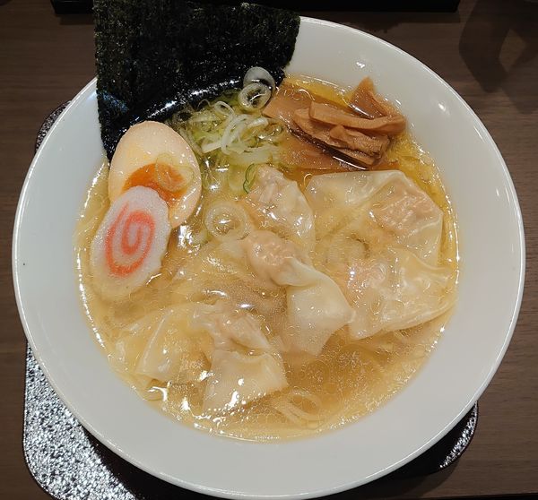 「ワンタン麺(塩、680円)」@中華そば 神寄 エキア川越店の写真