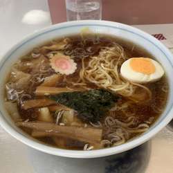 ワンタンメン麺少なめ（850円）
