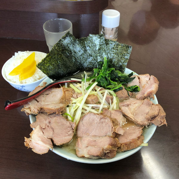 「ネギチャーシュー麺、小ライス」@ラーメンショップ 二ツ橋店の写真