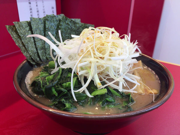 「チャーシューメン＋ねぎ＋ほうれん草」@横浜ラーメン 相馬家の写真