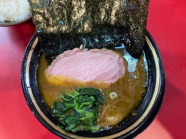 「ラーメン＋ライス」@家系ラーメン とらきち家の写真