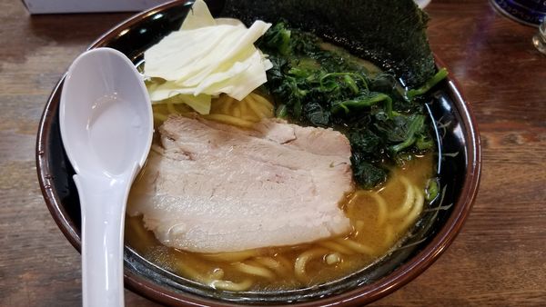 「豚骨醤油らあめん　中　ほうれん草トッピング」@らあめん 寸八 総本店の写真