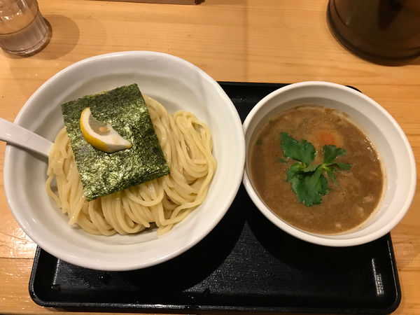 「濃厚煮干つけ麺 大盛　880円」@つけめん 蕾 本家の写真