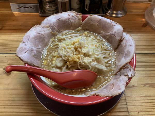 「ジョニの味噌チャーシューもりもり」@手打ち極太麺 ジョニーの味噌の写真