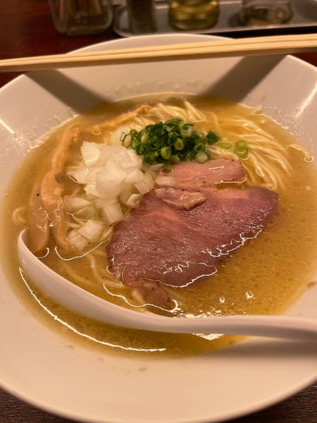 「濃厚塩煮干しそば」@ラーメンバル ゆきかげの写真