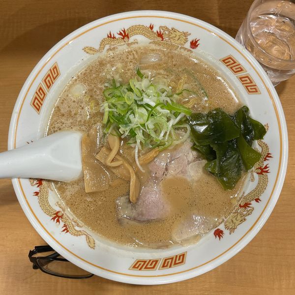 「旭川正油らーめん」@北海道ラーメン 東京味源 神田駅前店の写真