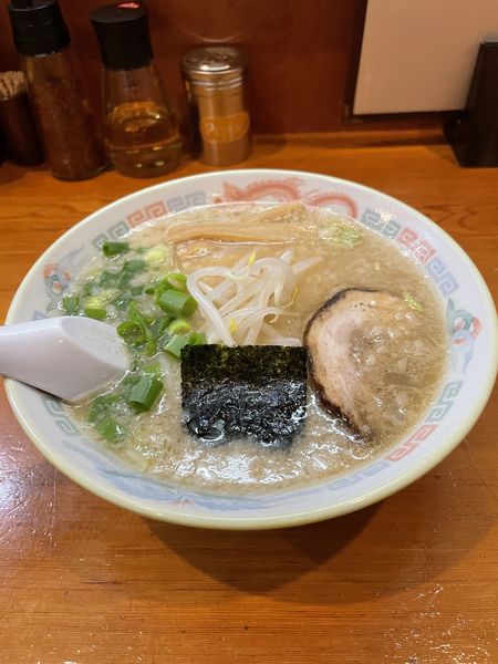 「ラーメン　半ライス」@中華そば専門店 木八 三島店の写真
