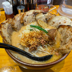 北海道味噌　炙りチャーシュー麺大盛り　トッピング炙りチャーシュー