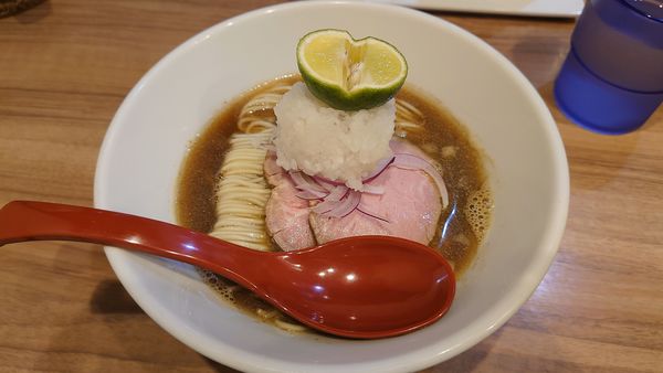 「秋刀魚煮干し鬼おろしスダチ添え」@中華ソバ 篤々 TOKU-TOKUの写真