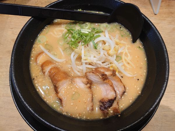 「豊熟みそ逸品チャーシューラーメン」@麺匠はなみち 新大阪店の写真