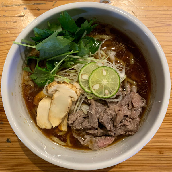 「【限定】牛ロースと松茸の醤油そば」@麺処 図鑑の写真