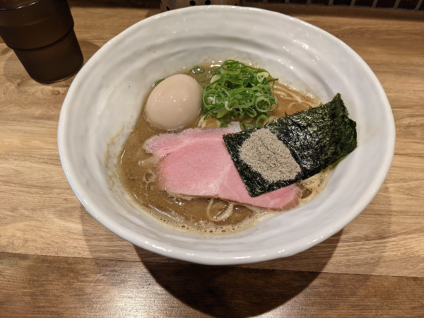 「鶏煮干しそば」@鶏煮干そば 一文の写真