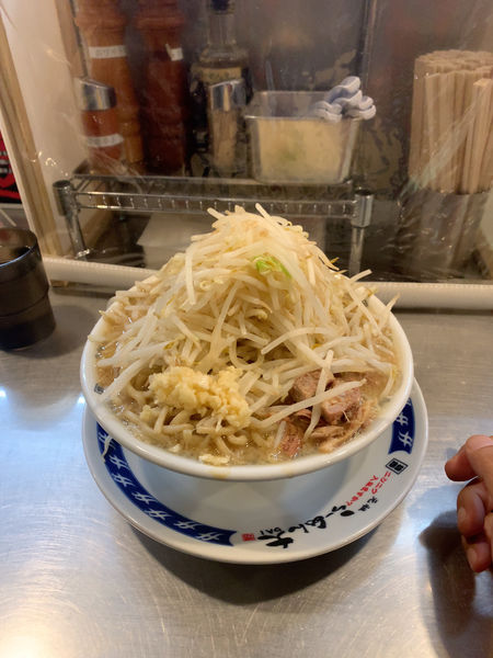 「ラーメン醤油 野菜増し」@オリジナル極太麺 らーめん天の写真