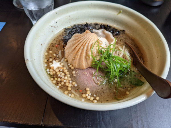 「牛肉とホタテのラーメン」@麺場voyageの写真