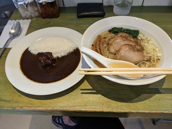 「支那そばと半カレー 1000円」@インディアン 池上店の写真