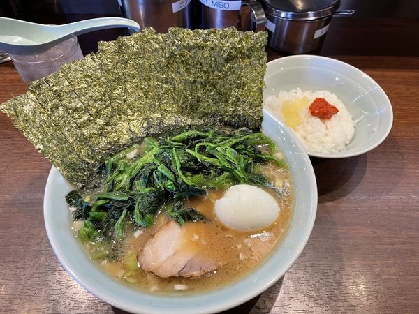 「ラーメンその他、１０１０円」@金八家の写真