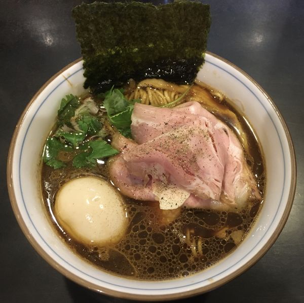 「四つ葉ブラック(880¥)」@中華そば 四つ葉の写真