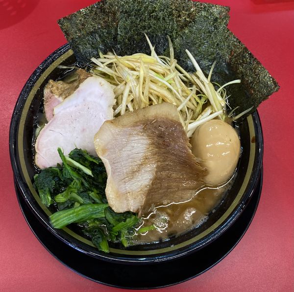 「ネギラーメン＋味玉＋豚バラチャーシュー」@柏 王道家の写真