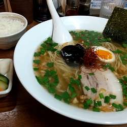 ５０２特製ラーメン（７５０円）