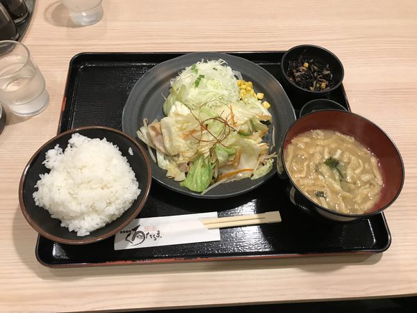 「野菜炒め定食640円」@くろだるま 宮崎新別府店の写真