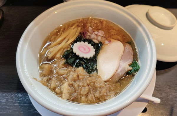 「背脂煮干らーめん」@らーめん 三極志の写真