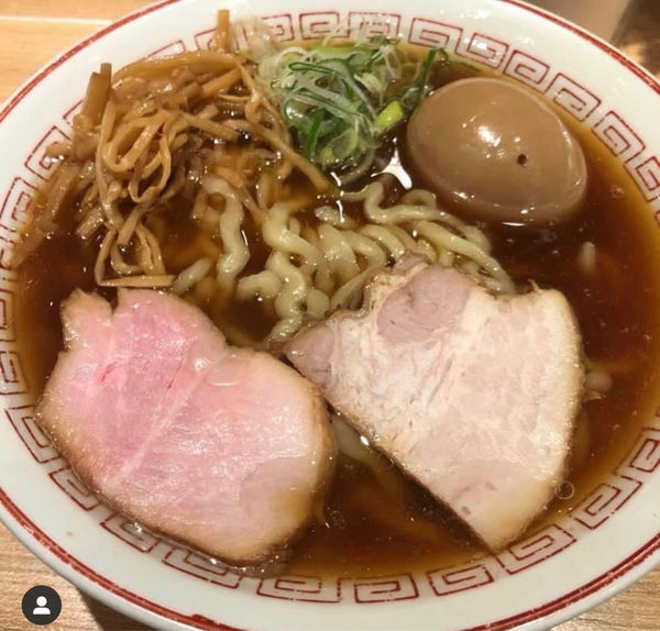 「醤油ラーメン＋煮卵」@超多加水自家製手揉み麺 きたかた食堂の写真