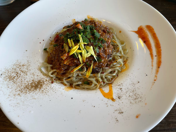 「汁なし坦々麺950円」@担々麺 QUATRE EPICEの写真