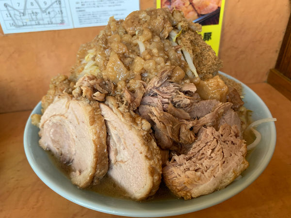 「小ラーメン　ブタマシ　ヤサイマシニンニクマシマシ　魚粉」@立川マシマシ ロイヤルスープの写真