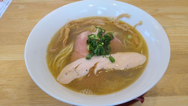 「【限定】渡蟹とはまぐりの塩そば¥950-」@サクラ ソバストアの写真