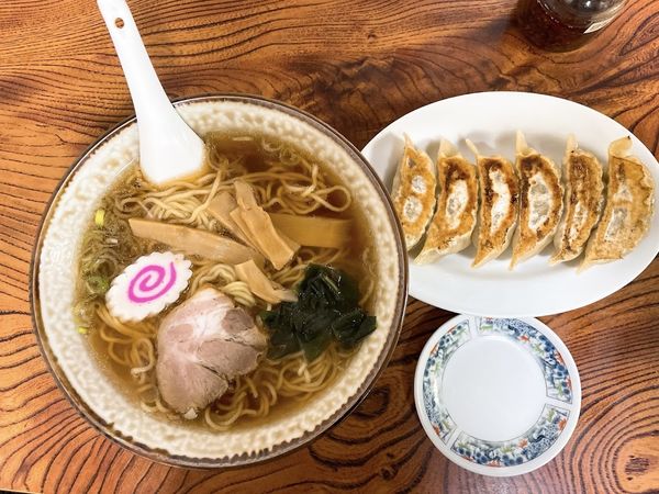 「ラーメン+餃子」@亀鶴食堂の写真