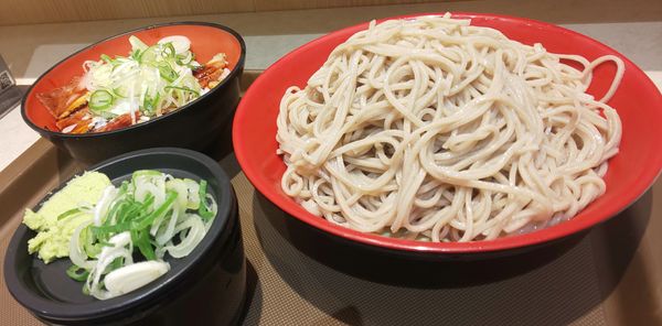 「もりそば大盛（ローストダッグのミニ肉丼セット）」@名代 富士そば 秋葉原電気街店の写真