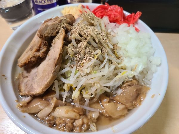 「たまブー郞 豚紅増」@ラーメンぶたまるの写真