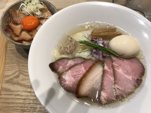 「特製宍道湖しじみ中華蕎麦&吊るし焼きバラ丼」@宍道湖しじみ中華蕎麦 琥珀 東京本店の写真