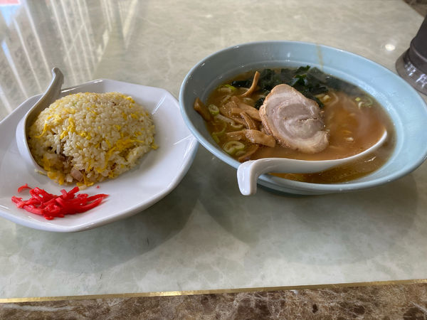 「ラーメン＋半チャーハン」@藤山屋の写真