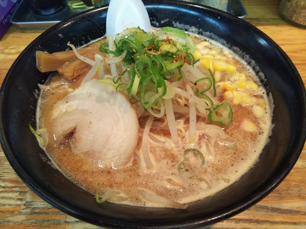 「富良野味噌らーめん」@らーめん道 黒こくやの写真