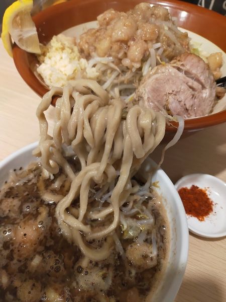 「限定つけ麺・大2（あつもり・にんにく・生姜・脂・火の粉別）」@自家製麺 まさきの写真