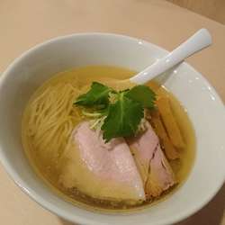 鶏出汁艶塩 730円