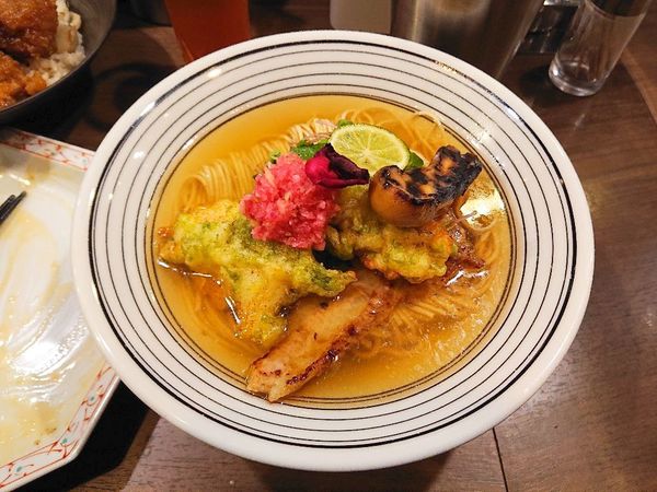 「【限定】松茸と鱧の塩ラーメン、など」@八咫烏の写真