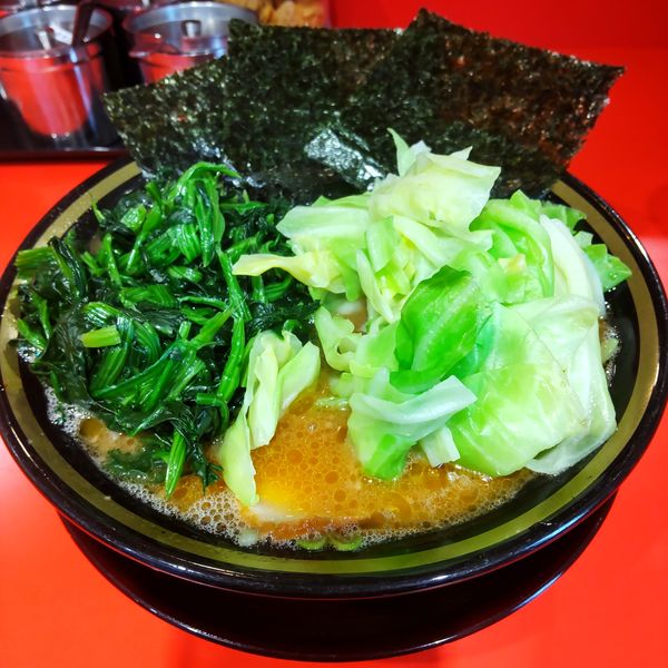 「ラーメン＋キャベツ＋ほうれん草（￥1,000）」@環2家 蒲田店の写真