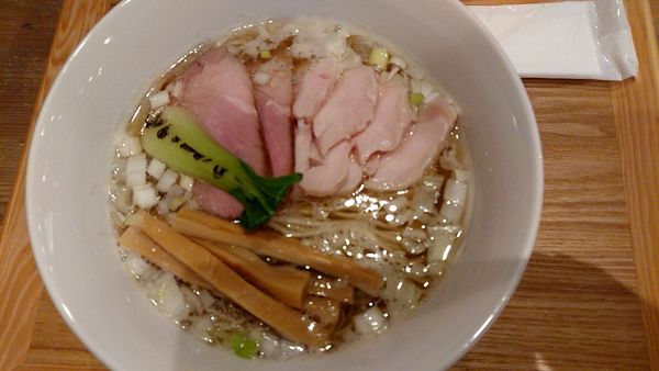 「昆布と鶏の塩ラーメン(800円税込)」@つけ麺 らぁ麺 やまこうの写真