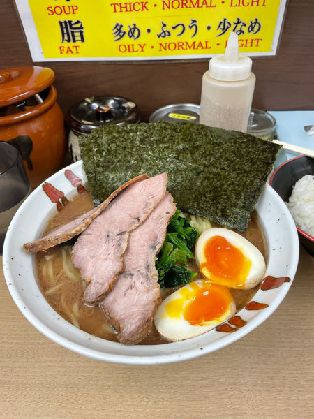 「まるとく中　1050円」@横浜らーめん 武蔵家 池袋店の写真