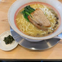 鶏白湯LEVEL4,マー油+バジルペースト