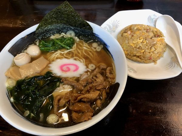 「ラーメン（680円）、半チャーハン（200円）」@麺屋 あおいの写真